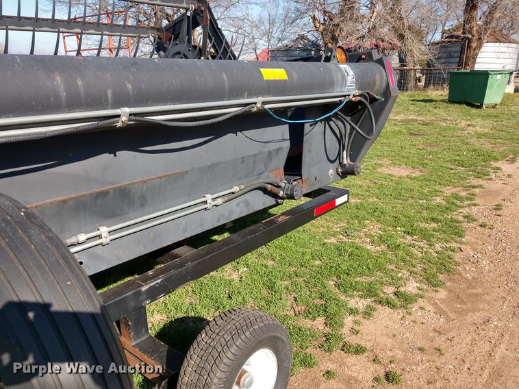 image for item DD6944 MacDon 960 draper head