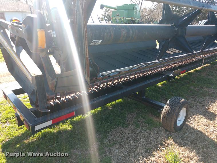 image for item DD6944 MacDon 960 draper head