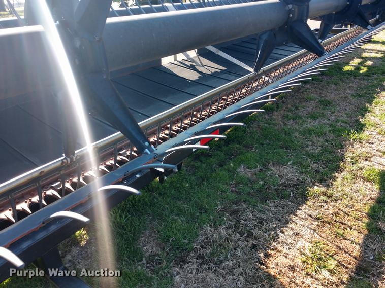 image for item DD6944 MacDon 960 draper head