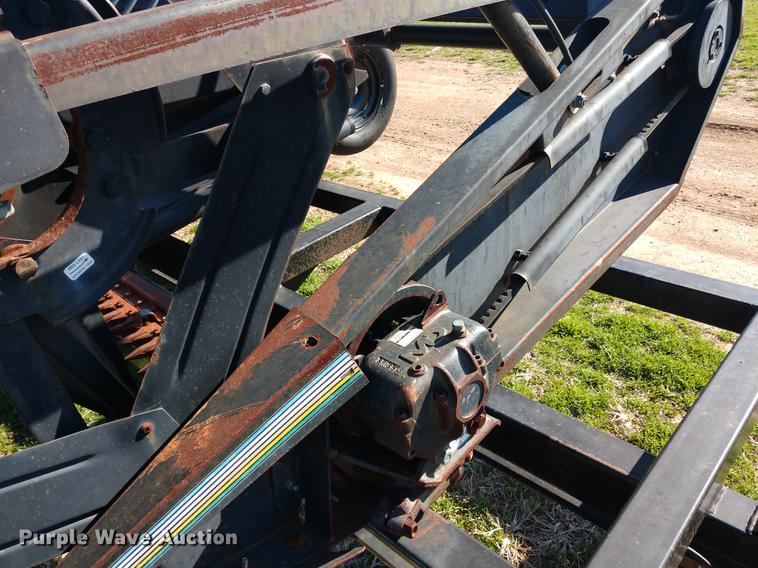 image for item DD6944 MacDon 960 draper head