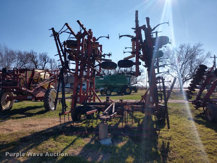 image for item DD6946 Krause 4241 field cultivator