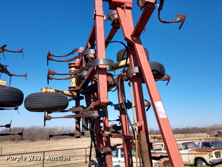 image for item DD6946 Krause 4241 field cultivator