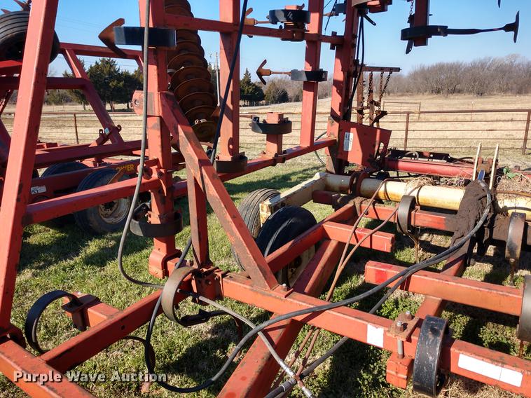 image for item DD6946 Krause 4241 field cultivator