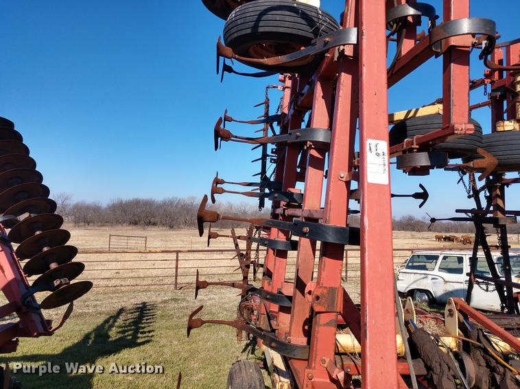 image for item DD6946 Krause 4241 field cultivator