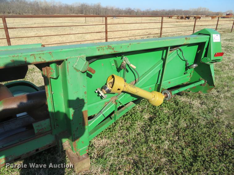 image for item DD6948 1996 John Deere 893 corn head