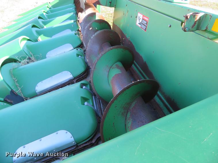 image for item DD6948 1996 John Deere 893 corn head