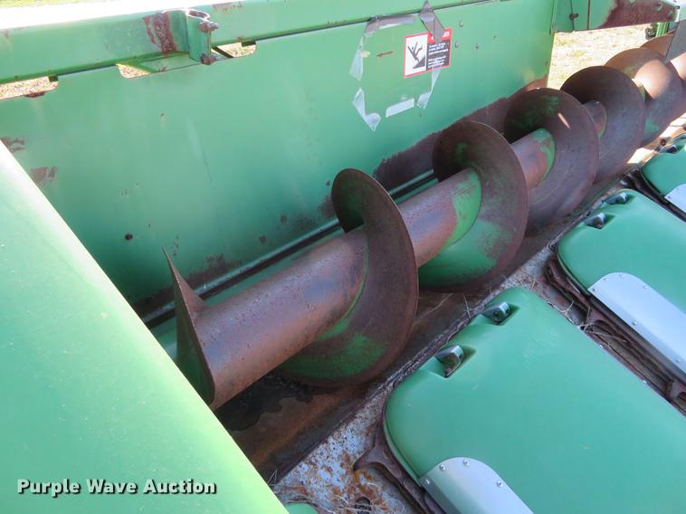 image for item DD6948 1996 John Deere 893 corn head