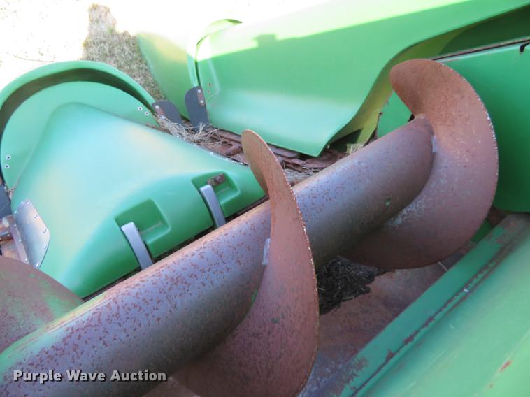 image for item DD6948 1996 John Deere 893 corn head