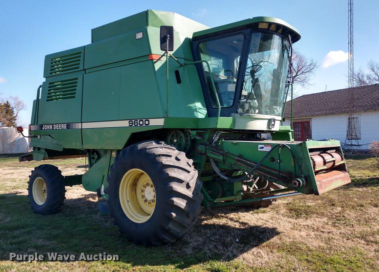 image for item DD6949 1994 John Deere 9600 combine