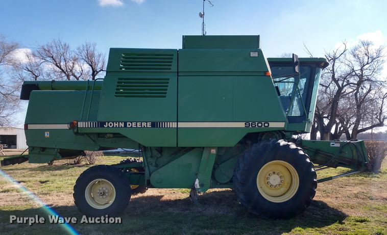image for item DD6949 1994 John Deere 9600 combine