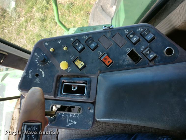 image for item DD6949 1994 John Deere 9600 combine