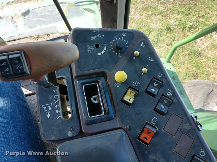 image for item DD6949 1994 John Deere 9600 combine