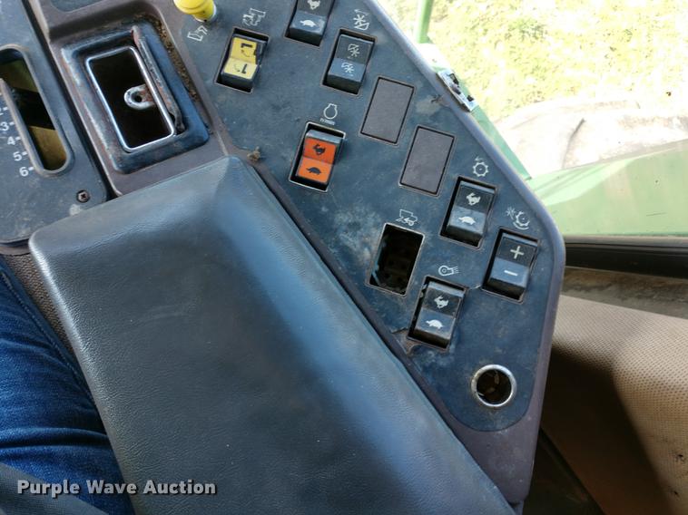 image for item DD6949 1994 John Deere 9600 combine