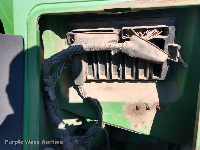 image for item DD6949 1994 John Deere 9600 combine