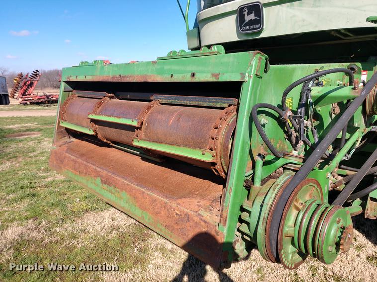 image for item DD6949 1994 John Deere 9600 combine