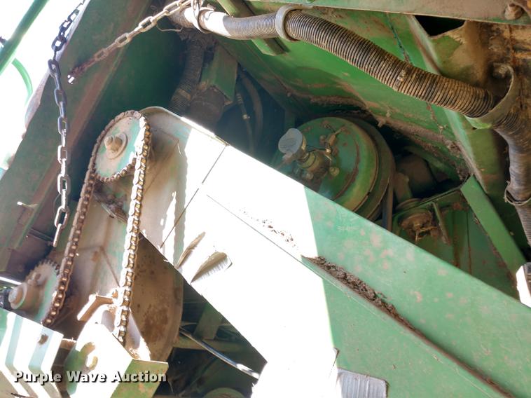 image for item DD6949 1994 John Deere 9600 combine
