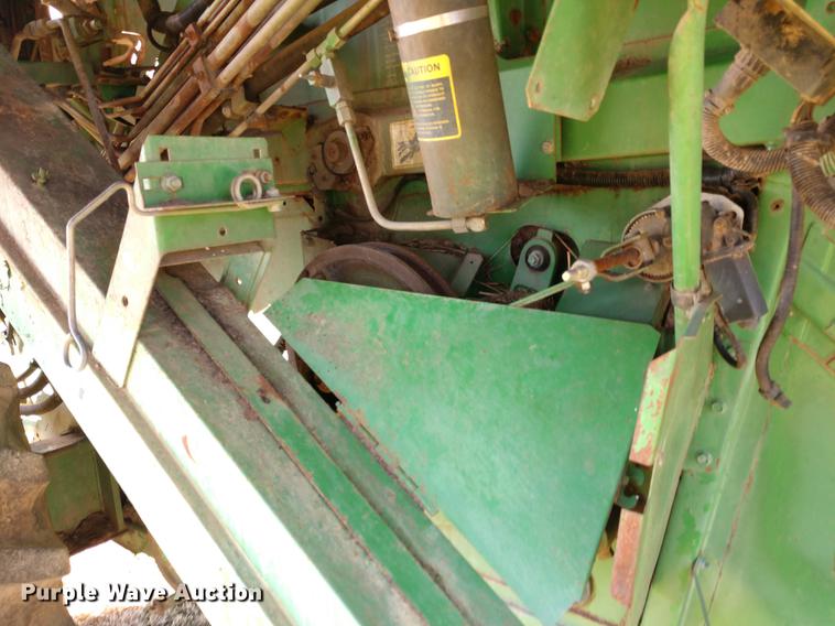 image for item DD6949 1994 John Deere 9600 combine