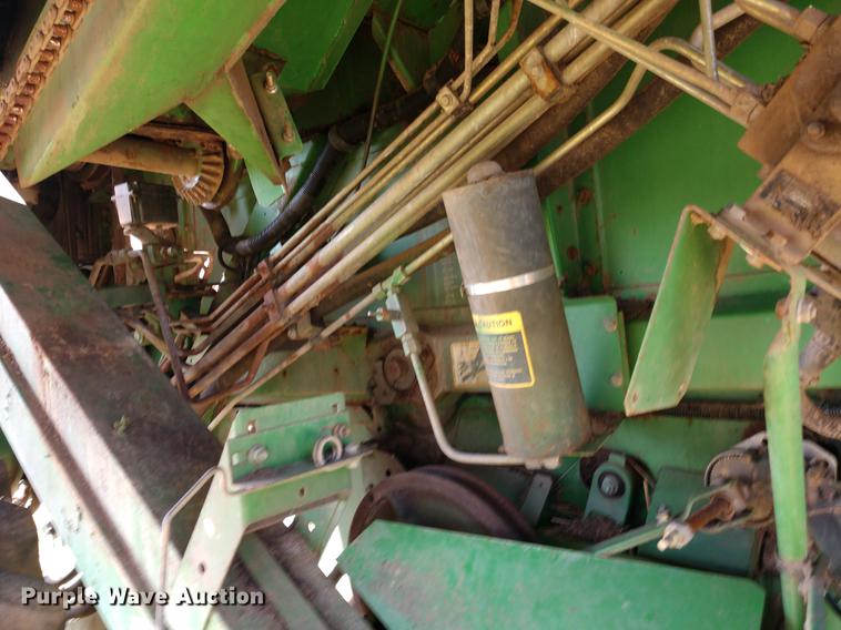 image for item DD6949 1994 John Deere 9600 combine