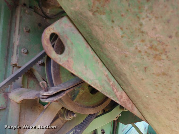 image for item DD6949 1994 John Deere 9600 combine