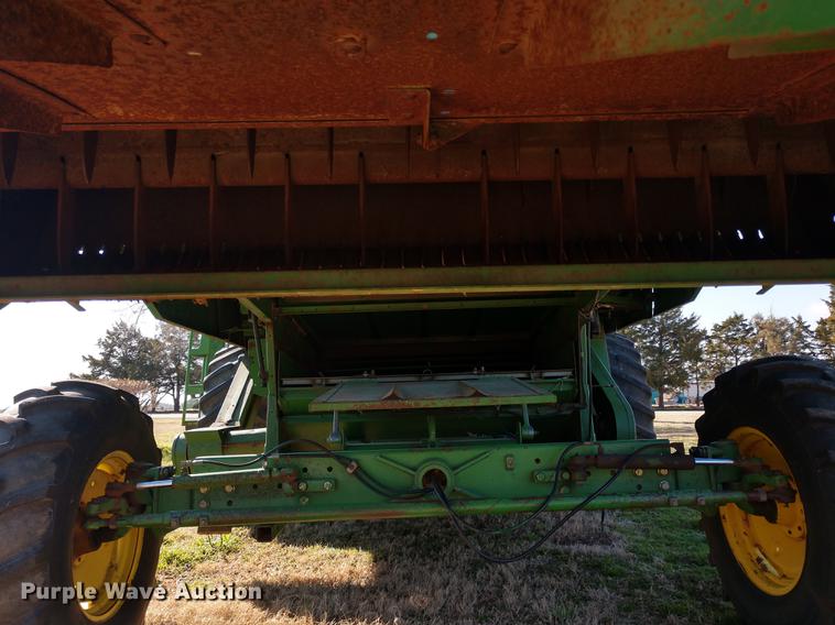 image for item DD6949 1994 John Deere 9600 combine