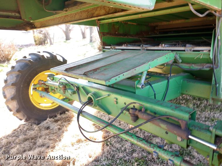 image for item DD6949 1994 John Deere 9600 combine