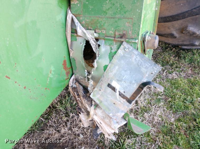 image for item DD6949 1994 John Deere 9600 combine