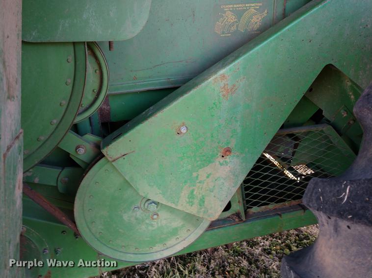 image for item DD6949 1994 John Deere 9600 combine