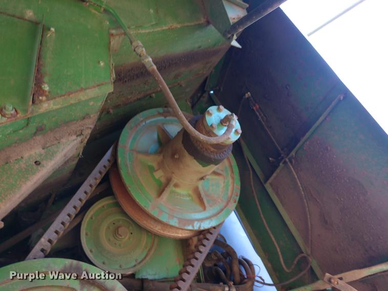 image for item DD6949 1994 John Deere 9600 combine