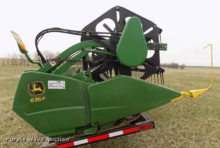 image for item DE1114 2010 John Deere 635F Hydraflex flex head