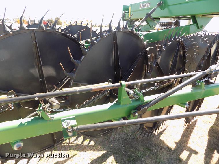 image for item DE1145 2014 Frontier WR5417 hay rake