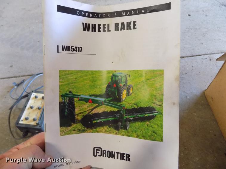image for item DE1145 2014 Frontier WR5417 hay rake