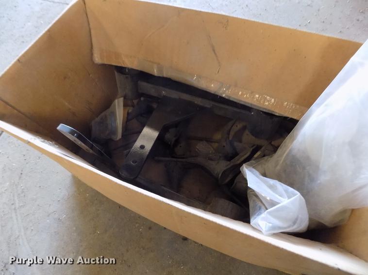 image for item DE1145 2014 Frontier WR5417 hay rake