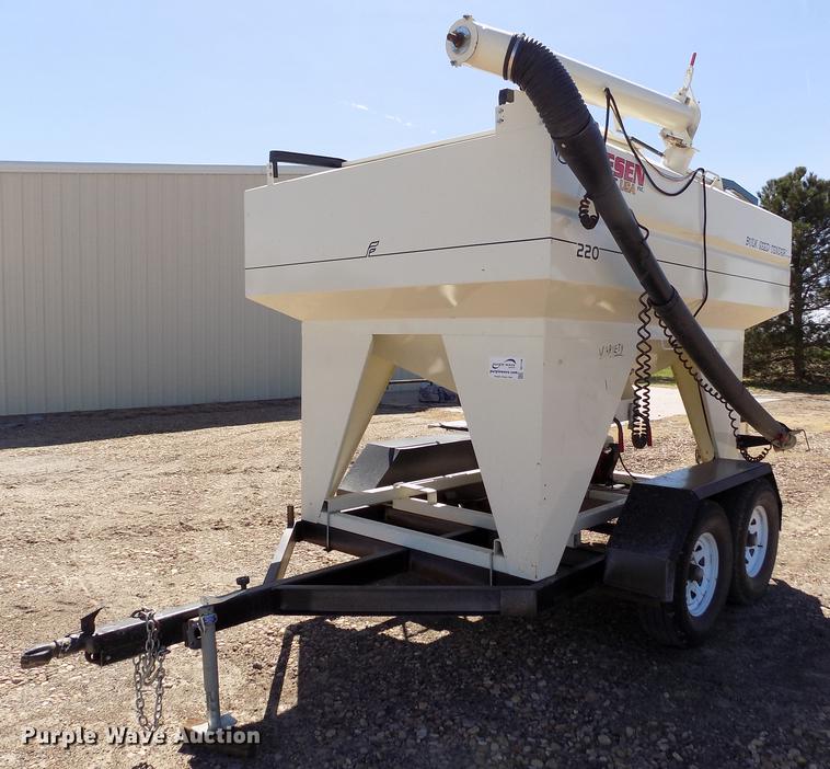image for item DE1146 Friesen 220 seed tender