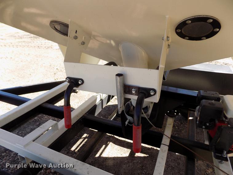 image for item DE1146 Friesen 220 seed tender