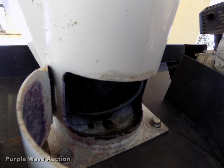 image for item DE1146 Friesen 220 seed tender