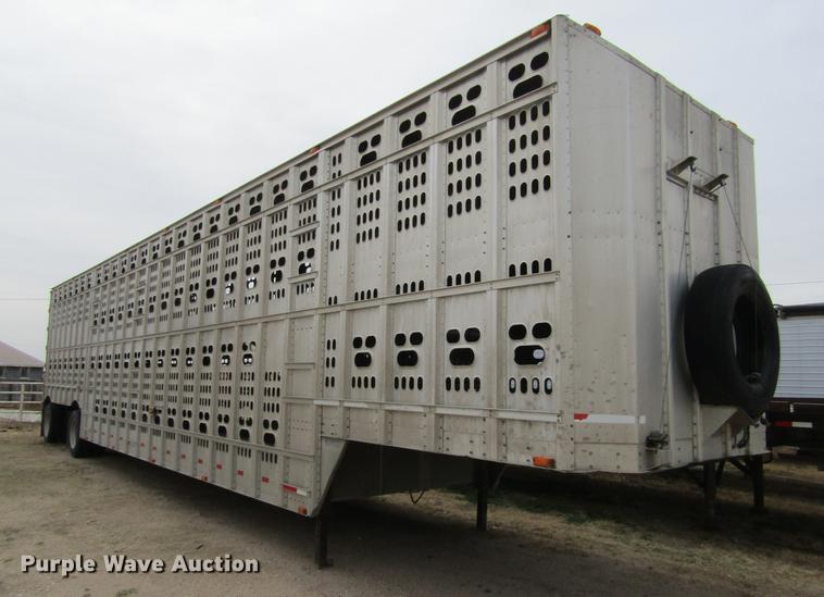 image for item DE6716 2005 Barrett livestock trailer
