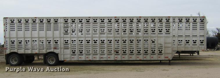 image for item DE6716 2005 Barrett livestock trailer