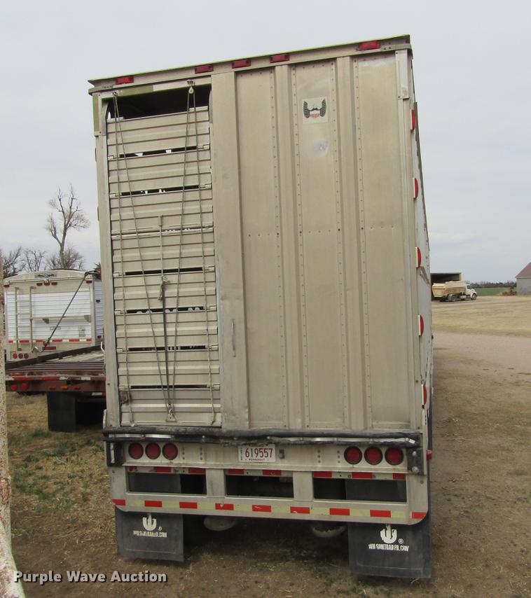 image for item DE6716 2005 Barrett livestock trailer