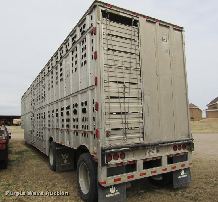 image for item DE6716 2005 Barrett livestock trailer