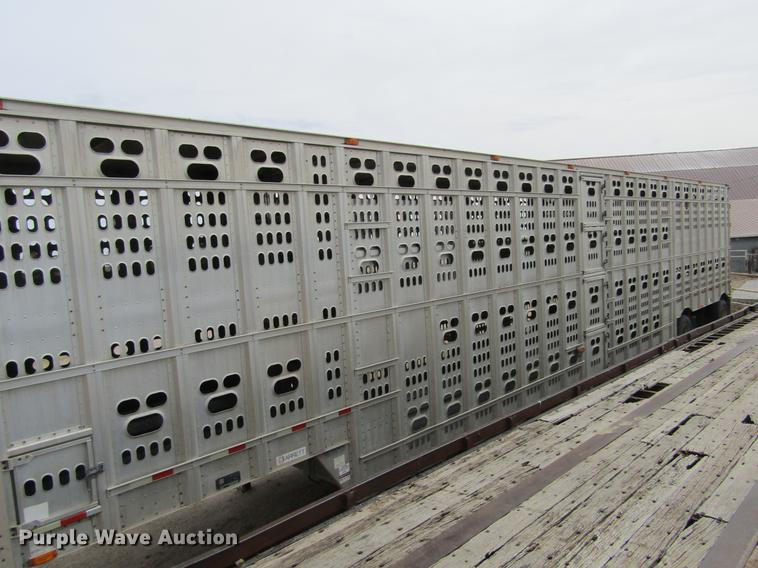 image for item DE6716 2005 Barrett livestock trailer