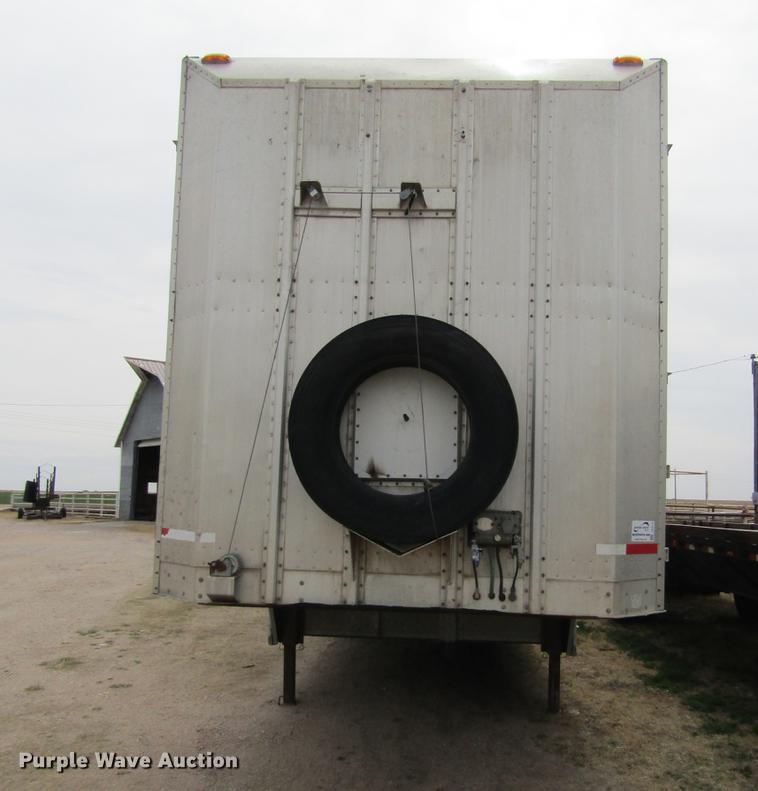 image for item DE6716 2005 Barrett livestock trailer