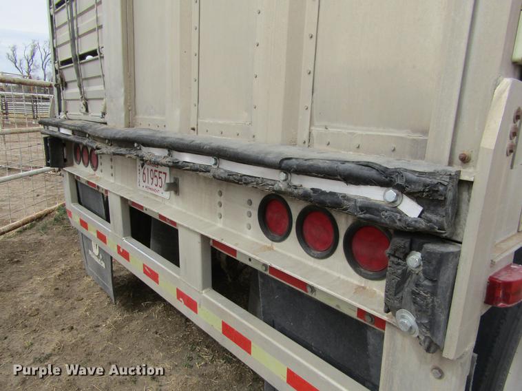 image for item DE6716 2005 Barrett livestock trailer