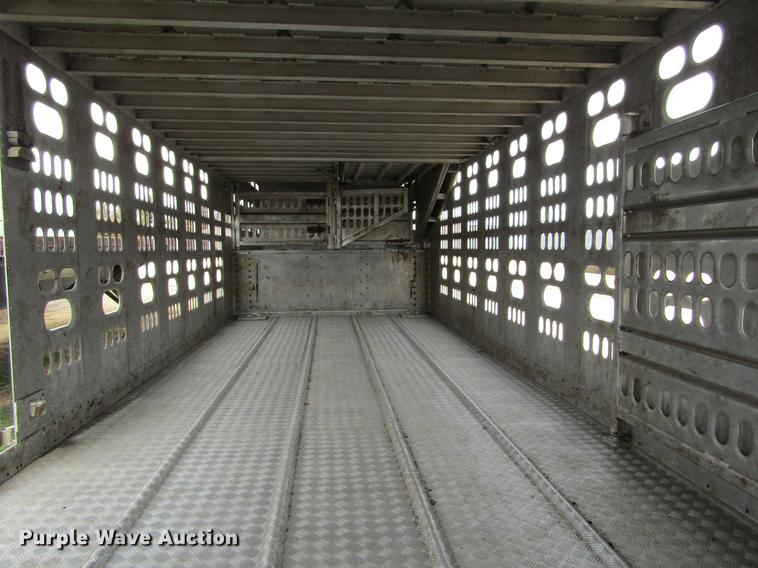 image for item DE6716 2005 Barrett livestock trailer