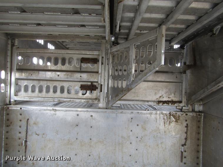 image for item DE6716 2005 Barrett livestock trailer