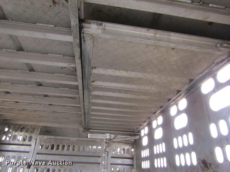 image for item DE6716 2005 Barrett livestock trailer