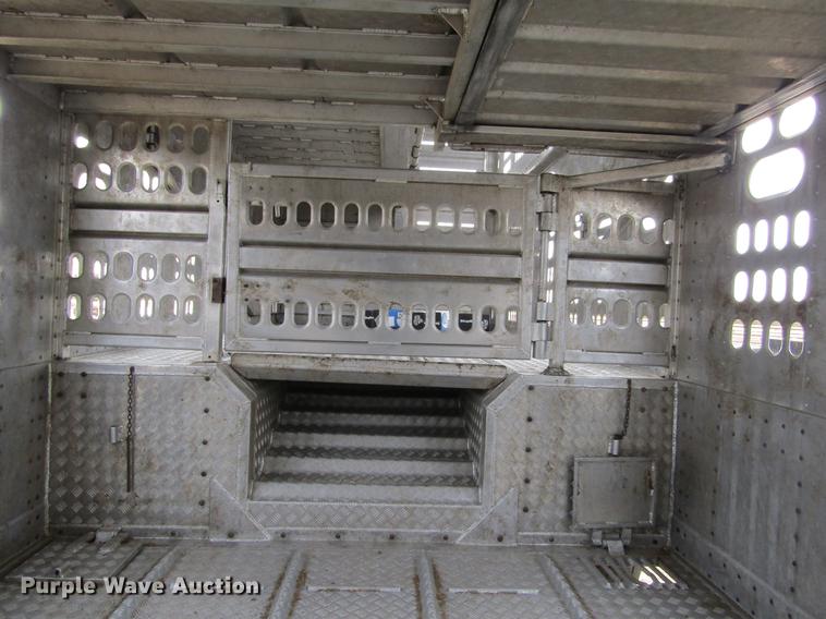 image for item DE6716 2005 Barrett livestock trailer