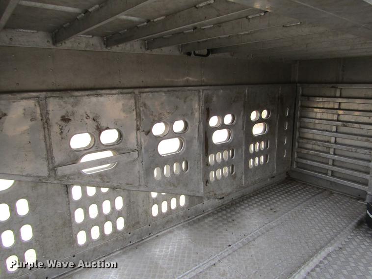 image for item DE6716 2005 Barrett livestock trailer