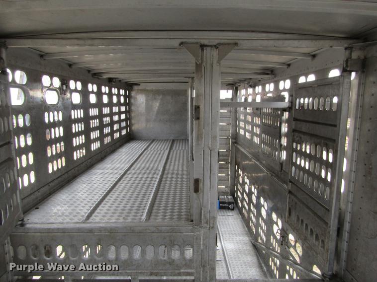image for item DE6716 2005 Barrett livestock trailer