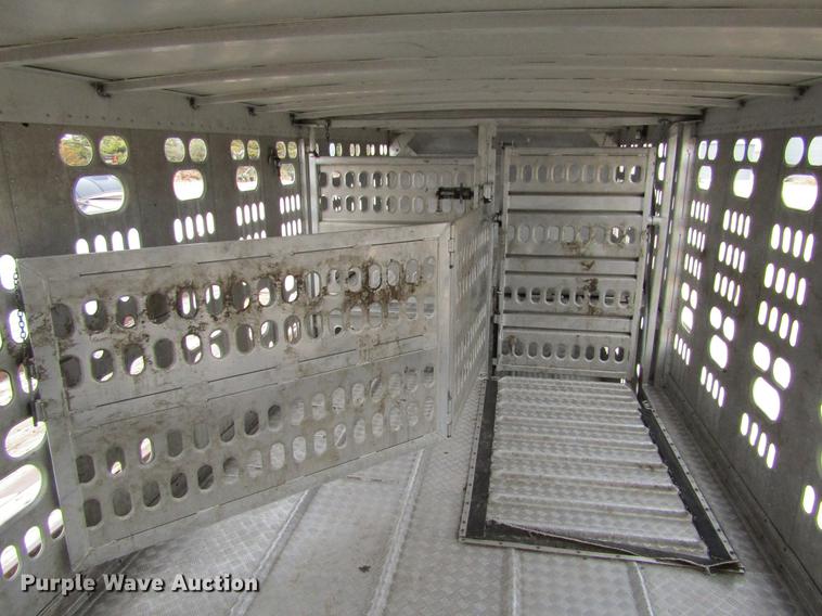 image for item DE6716 2005 Barrett livestock trailer