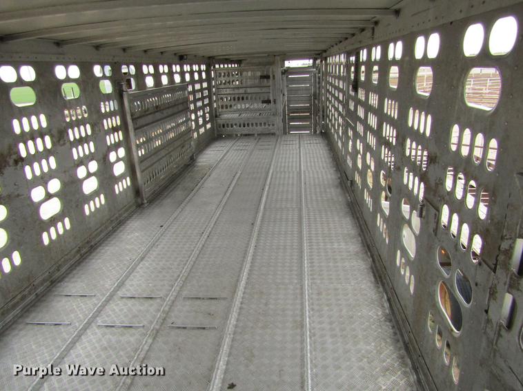 image for item DE6716 2005 Barrett livestock trailer
